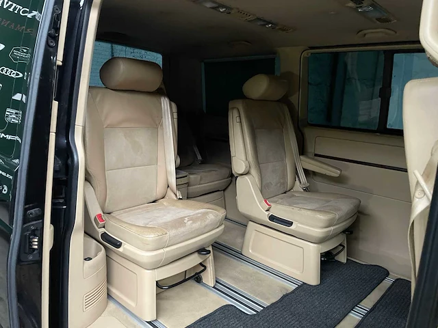 Volkswagen multivan 3.2 v6 235pk (transporter t5) 2005 youngtimer - afbeelding 37 van  46