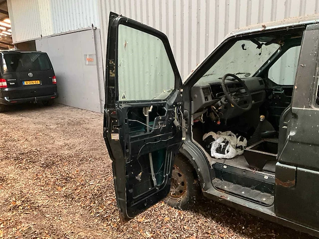 Volkswagen multivan onderdelenbus - afbeelding 3 van  15