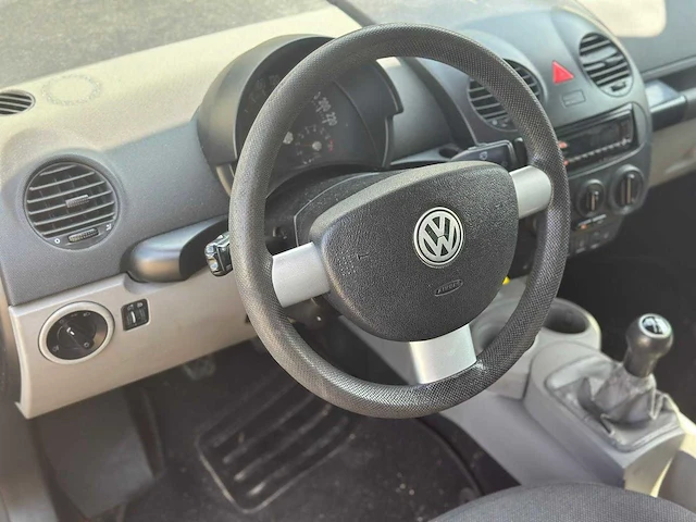 Volkswagen new beetle 1.6 turijn, 95rhns - afbeelding 12 van  15