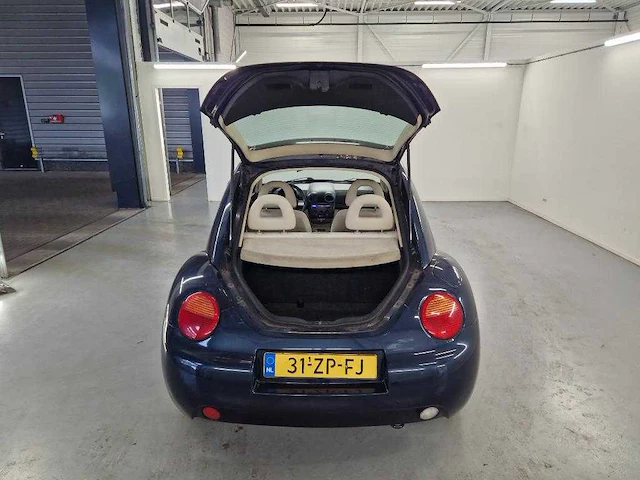 Volkswagen new beetle 2.0 highline, 31-zp-fj - afbeelding 11 van  14