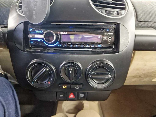 Volkswagen new beetle 2.0 highline, 31-zp-fj - afbeelding 2 van  14