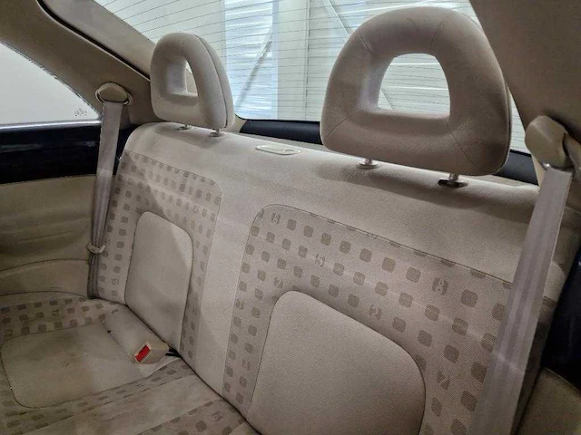 Volkswagen new beetle 2.0 highline, 31-zp-fj - afbeelding 13 van  14