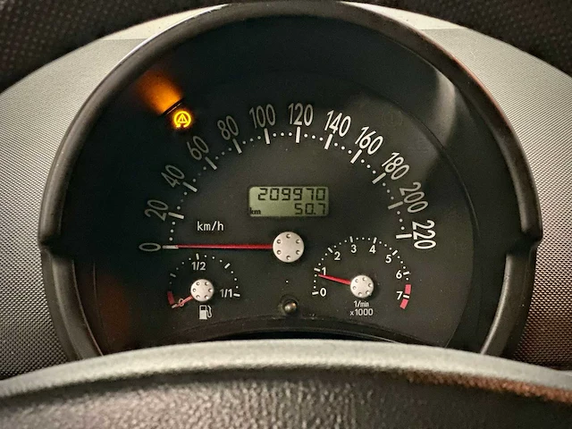Volkswagen new beetle 2.0 highline, 43-dd-dk - afbeelding 4 van  12