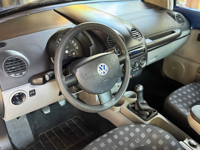 Volkswagen new beetle 2.0 highline origineel nederlands nap - afbeelding 2 van  16