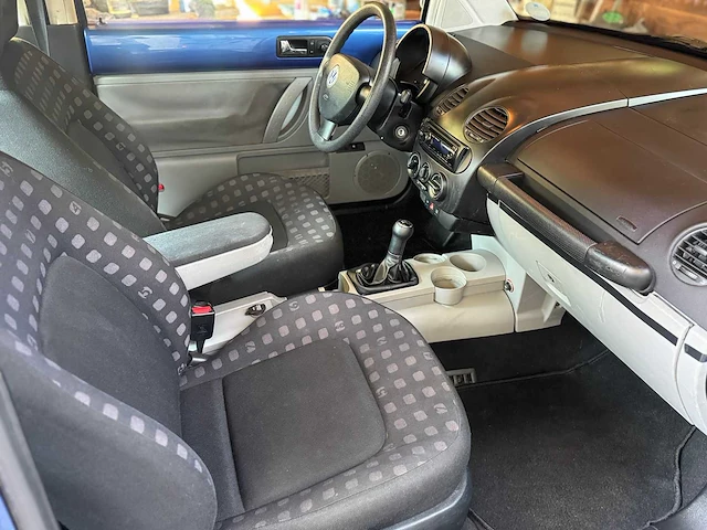 Volkswagen new beetle 2.0 highline origineel nederlands nap - afbeelding 7 van  16