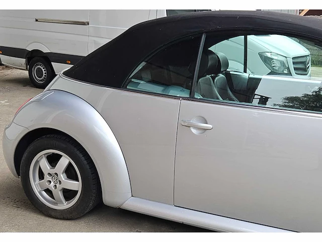 Volkswagen new beetle cabrio 1.6 'highline', 76-rkv-5 - afbeelding 5 van  44