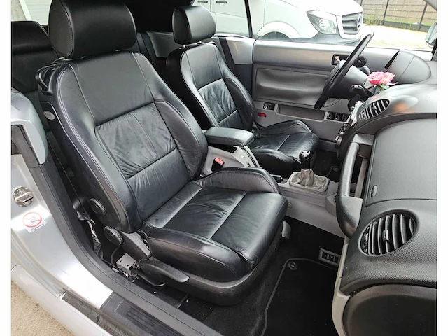 Volkswagen new beetle cabrio 1.6 'highline', 76-rkv-5 - afbeelding 10 van  44