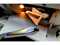 Volkswagen new beetle cabrio 1.6 'highline', 76-rkv-5 - afbeelding 11 van  44
