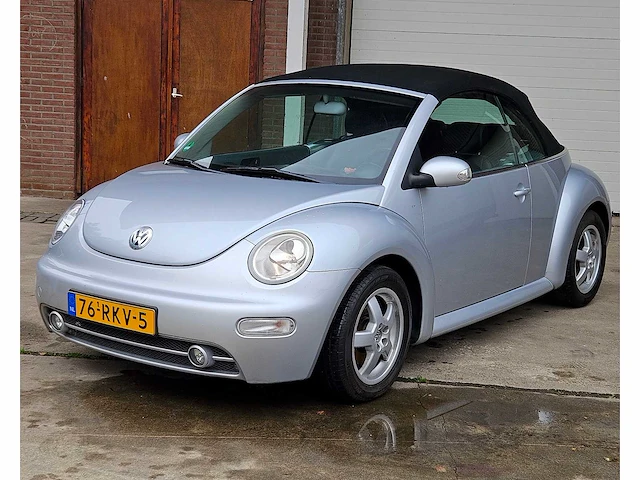 Volkswagen new beetle cabrio 1.6 'highline', 76-rkv-5 - afbeelding 1 van  44