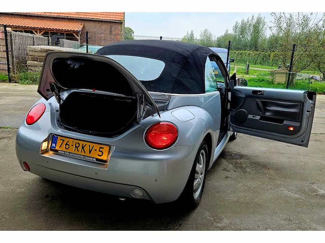 Volkswagen new beetle cabrio 1.6 'highline', 76-rkv-5 - afbeelding 18 van  44