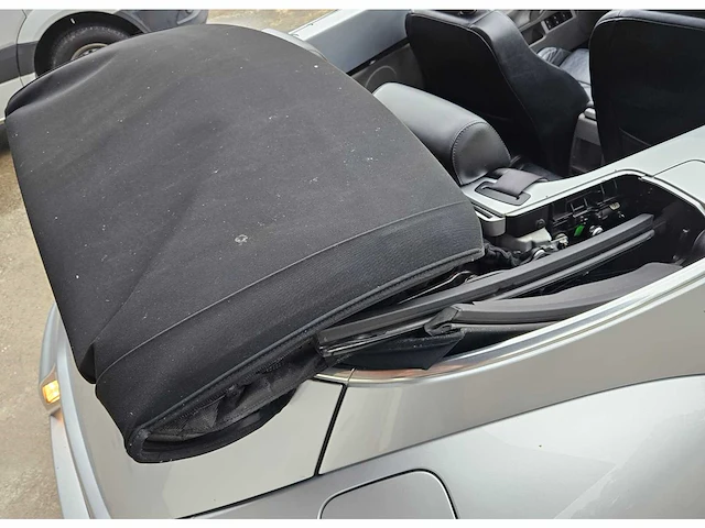 Volkswagen new beetle cabrio 1.6 'highline', 76-rkv-5 - afbeelding 39 van  44