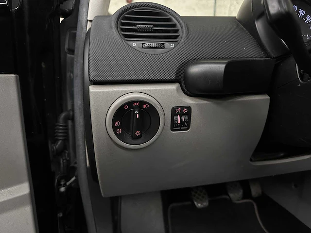 Volkswagen new beetle cabriolet 1.4 turijn 75pk 2003, th-271-j - afbeelding 13 van  34