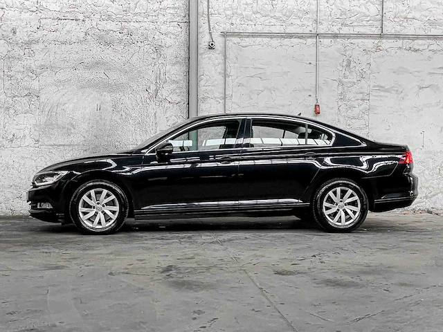 Volkswagen passat 1.5 tsi cl bns 150pk 2019, zh-522-v - afbeelding 17 van  48