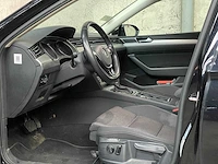 Volkswagen passat 1.5 tsi cl bns 150pk 2019, zh-522-v - afbeelding 19 van  48