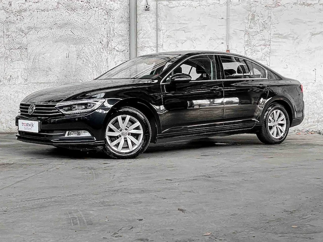 Volkswagen passat 1.5 tsi cl bns 150pk 2019, zh-522-v - afbeelding 1 van  48