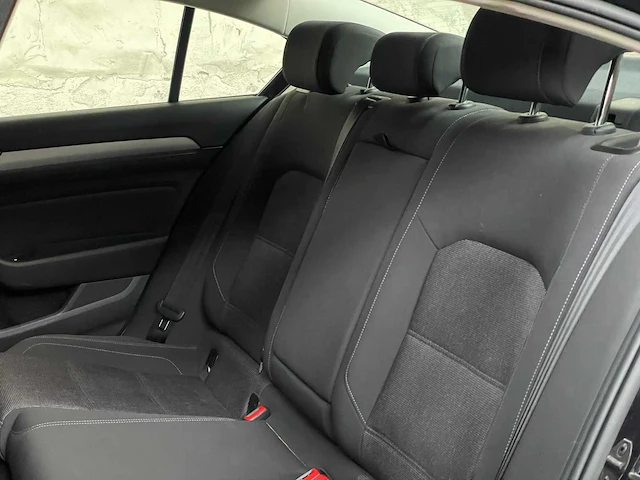 Volkswagen passat 1.5 tsi cl bns 150pk 2019, zh-522-v - afbeelding 26 van  48