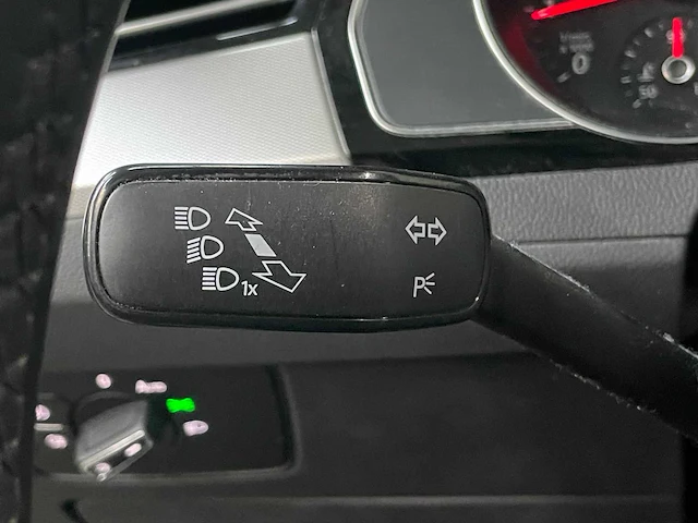 Volkswagen passat 1.5 tsi cl bns 150pk 2019, zh-522-v - afbeelding 33 van  48