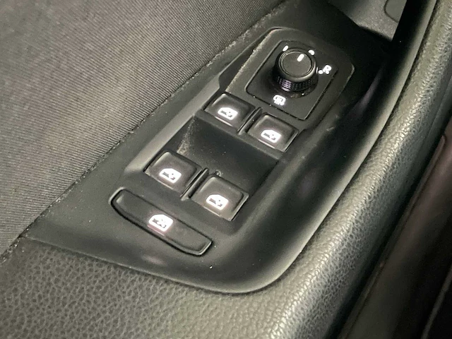Volkswagen passat 1.5 tsi cl bns 150pk 2019, zh-522-v - afbeelding 37 van  48