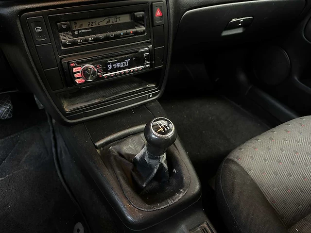 Volkswagen passat 1.9 tdi trendline 90pk 2000, 06-fd-ff - afbeelding 17 van  36