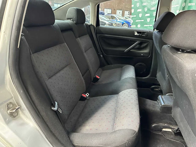 Volkswagen passat 1.9 tdi trendline 90pk 2000, 06-fd-ff - afbeelding 26 van  36