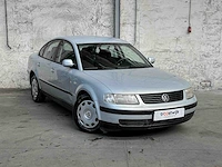 Volkswagen passat 1.9 tdi trendline 90pk 2000, 06-fd-ff - afbeelding 35 van  36