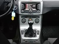 Volkswagen passat 2.0 tdi | 2006 | 90-ptl-9 | - afbeelding 11 van  46