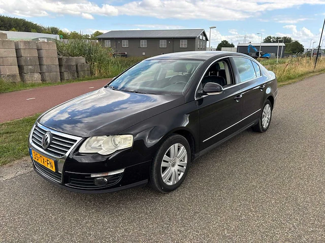 Volkswagen passat 2.0 tfsi highline business 2007 | 35-tx-fn - afbeelding 1 van  10