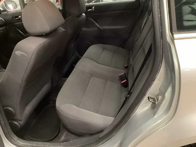 Volkswagen passat tdi personenauto - afbeelding 14 van  16