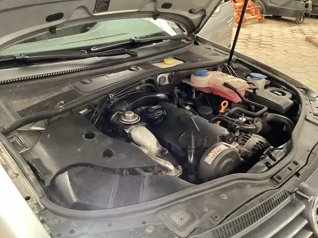 Volkswagen passat tdi personenauto - afbeelding 7 van  16