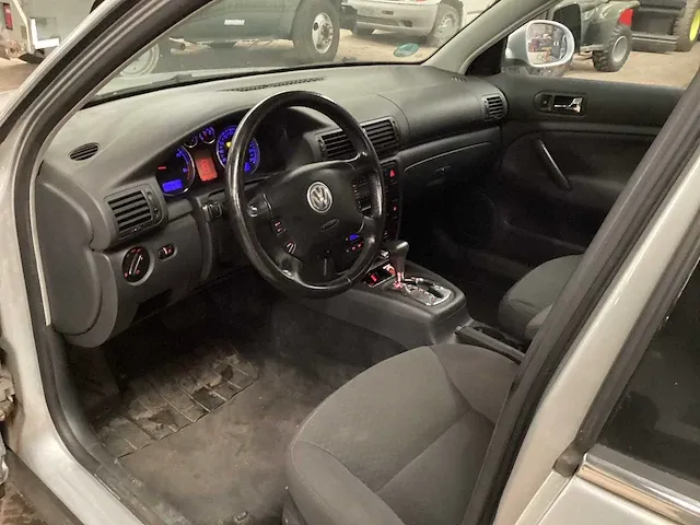 Volkswagen passat tdi personenauto - afbeelding 2 van  16