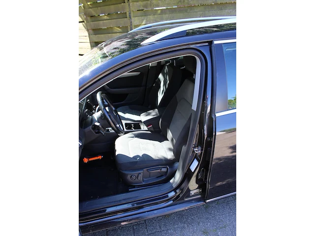 Volkswagen passat tsi met kenteken 44-rzf-1. margevoertuig. datum eerste toelating 24-08-2011. - afbeelding 2 van  21