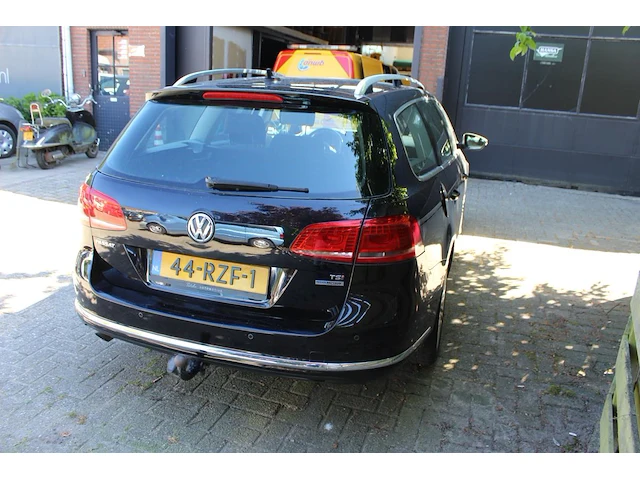 Volkswagen passat tsi met kenteken 44-rzf-1. margevoertuig. datum eerste toelating 24-08-2011. - afbeelding 15 van  21