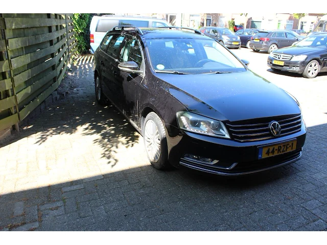 Volkswagen passat tsi met kenteken 44-rzf-1. margevoertuig. datum eerste toelating 24-08-2011. - afbeelding 17 van  21