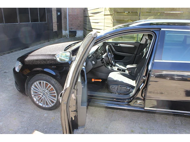 Volkswagen passat tsi met kenteken 44-rzf-1. margevoertuig. datum eerste toelating 24-08-2011. - afbeelding 18 van  21