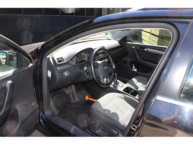 Volkswagen passat tsi met kenteken 44-rzf-1. margevoertuig. datum eerste toelating 24-08-2011. - afbeelding 20 van  21