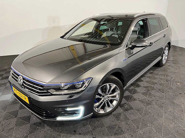 Volkswagen passat variant 1.4 tsi gte connected series plus, kt-101-r - afbeelding 1 van  15