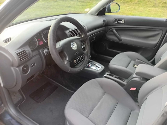Volkswagen passat variant 1.8 turbo comfortline, 40-rj-tk - afbeelding 2 van  24