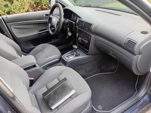 Volkswagen passat variant 1.8 turbo comfortline, 40-rj-tk - afbeelding 5 van  24