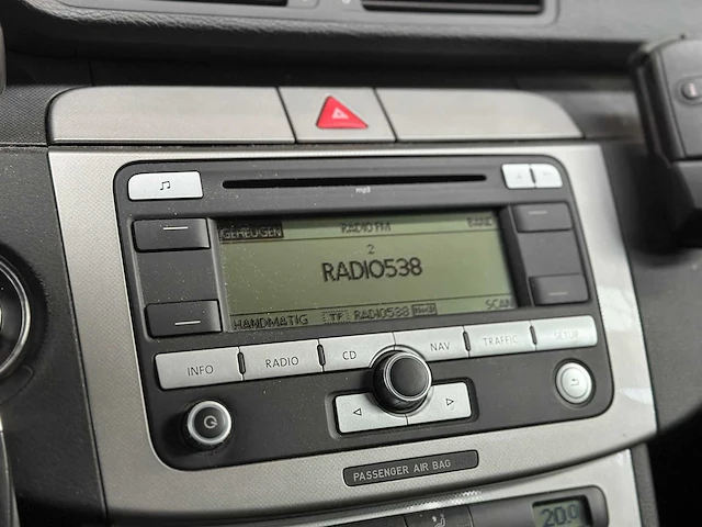 Volkswagen passat variant 2.0 fsi comfortl.bns 150pk 2007, 55-tz-xv - afbeelding 15 van  47