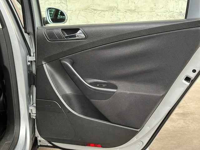 Volkswagen passat variant 2.0 fsi comfortl.bns 150pk 2007, 55-tz-xv - afbeelding 32 van  47