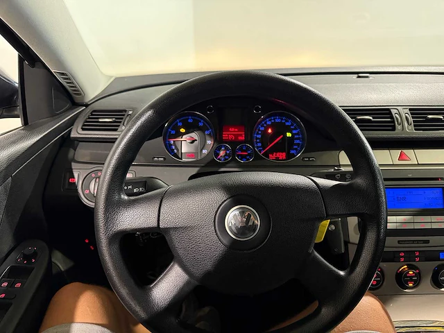 Volkswagen passat variant 2.0 fsi comfortline, 83-ts-hz - afbeelding 2 van  13