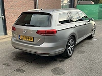 Volkswagen passat variant 2.0 tdi business edition r. - personenauto - afbeelding 12 van  17