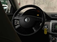 Volkswagen passat variant 2.0 tdi comfortline 140pk 2006 (origineel-nl), 83-sr-sx - afbeelding 22 van  39