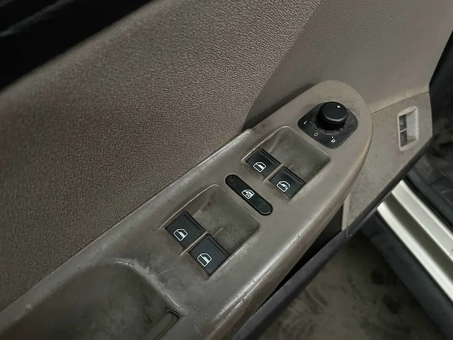 Volkswagen passat variant 2.0 tdi comfortline 140pk 2006 (origineel-nl), 83-sr-sx - afbeelding 29 van  39