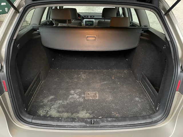 Volkswagen passat variant 2.0 tdi comfortline 140pk 2006 (origineel-nl), 83-sr-sx - afbeelding 32 van  39