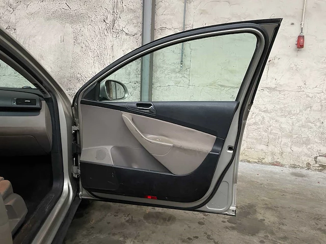 Volkswagen passat variant 2.0 tdi comfortline 140pk 2006 (origineel-nl), 83-sr-sx - afbeelding 34 van  39