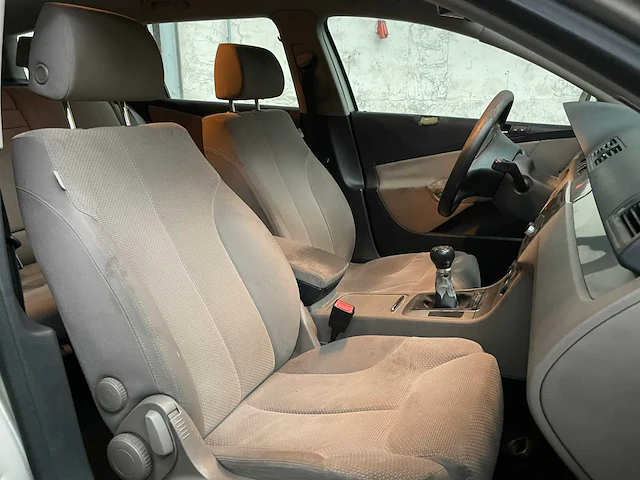Volkswagen passat variant 2.0 tdi comfortline 140pk 2006 (origineel-nl), 83-sr-sx - afbeelding 36 van  39