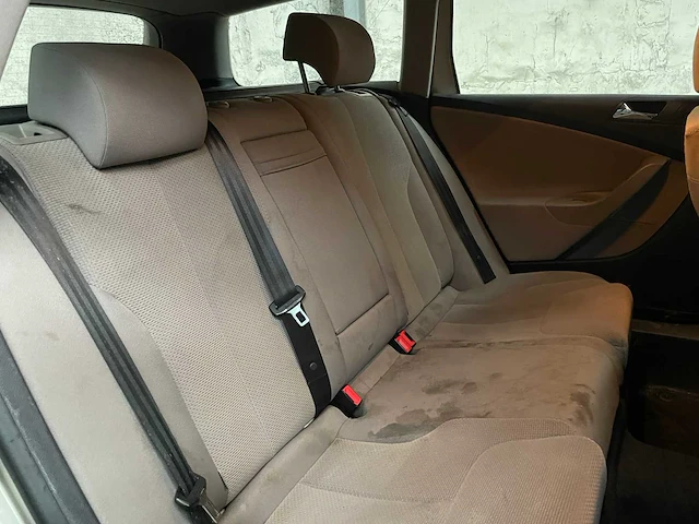 Volkswagen passat variant 2.0 tdi comfortline 140pk 2006 (origineel-nl), 83-sr-sx - afbeelding 37 van  39