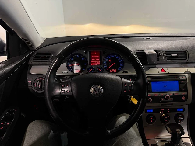 Volkswagen passat variant 2.0 tdi comfortline, 18-gzt-2 - afbeelding 2 van  13