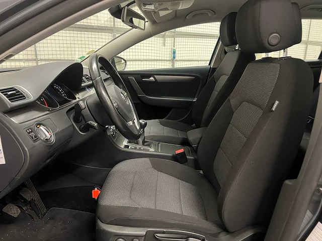 Volkswagen passat variant 2.0 tdi comfortline bluemotion 140pk 2012, 31-tng-7 - afbeelding 35 van  52